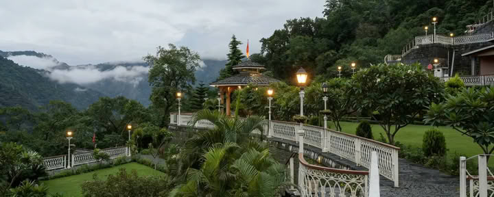 Formation de professeur de yoga de 500 heures à Rishikesh