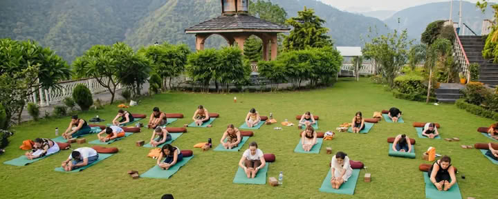 Formation de professeur de yoga RYT 200 heures à Rishikesh, en Inde