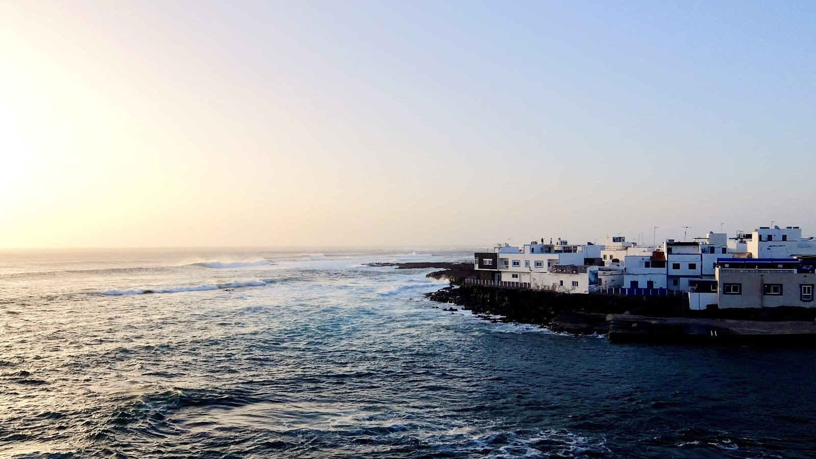 Alun Ocean Retraites Fuerteventura - Retraite Surf & Yoga