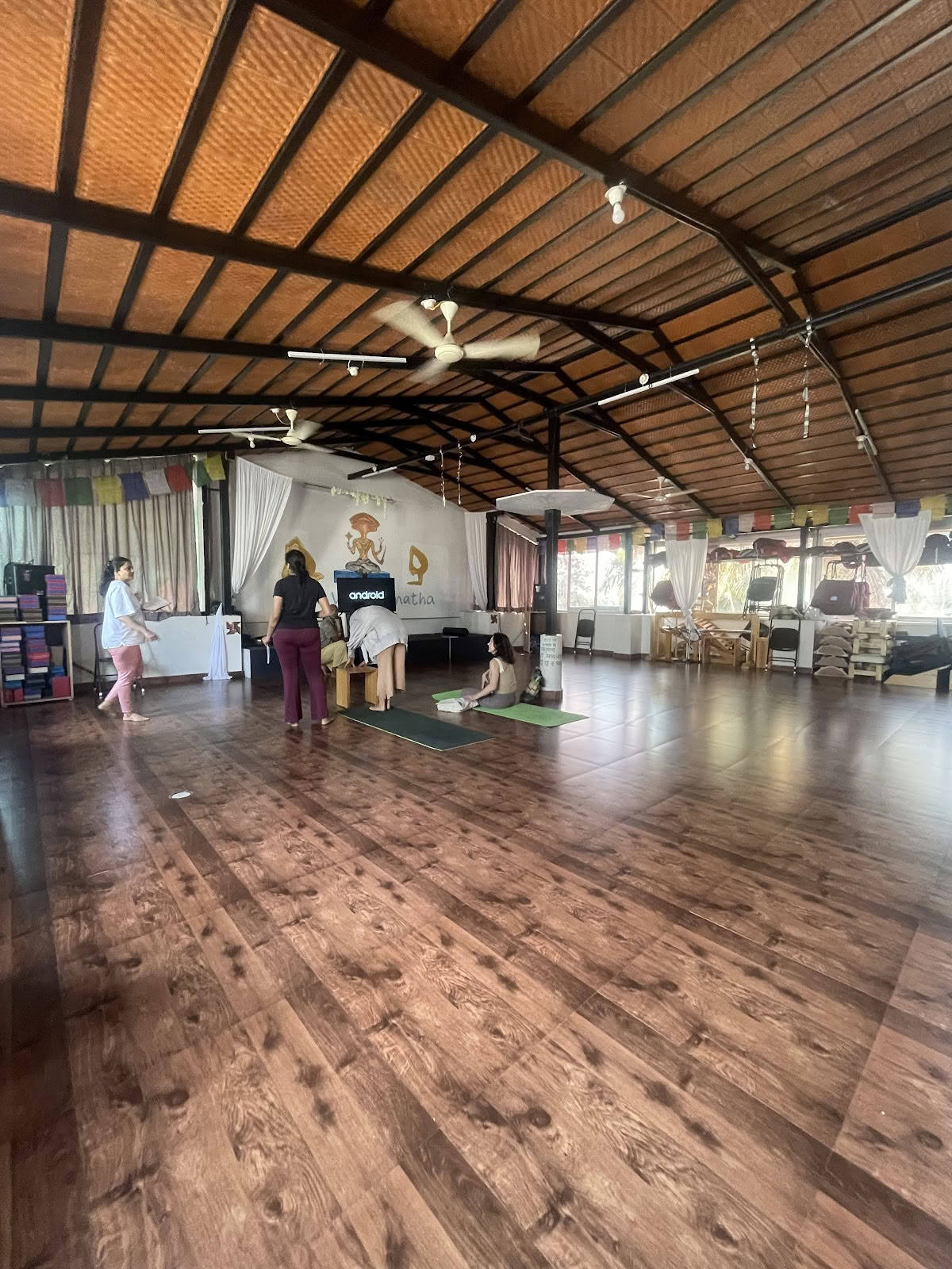 Yoga avec Srinatha, Mysore, Inde - Centre de formation des professeurs de yoga Ashtanga | Hatha | Iyengar