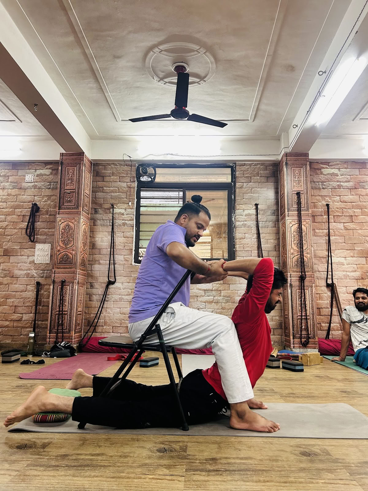 Drishti Yogshala Rishikesh ( école de yoga )