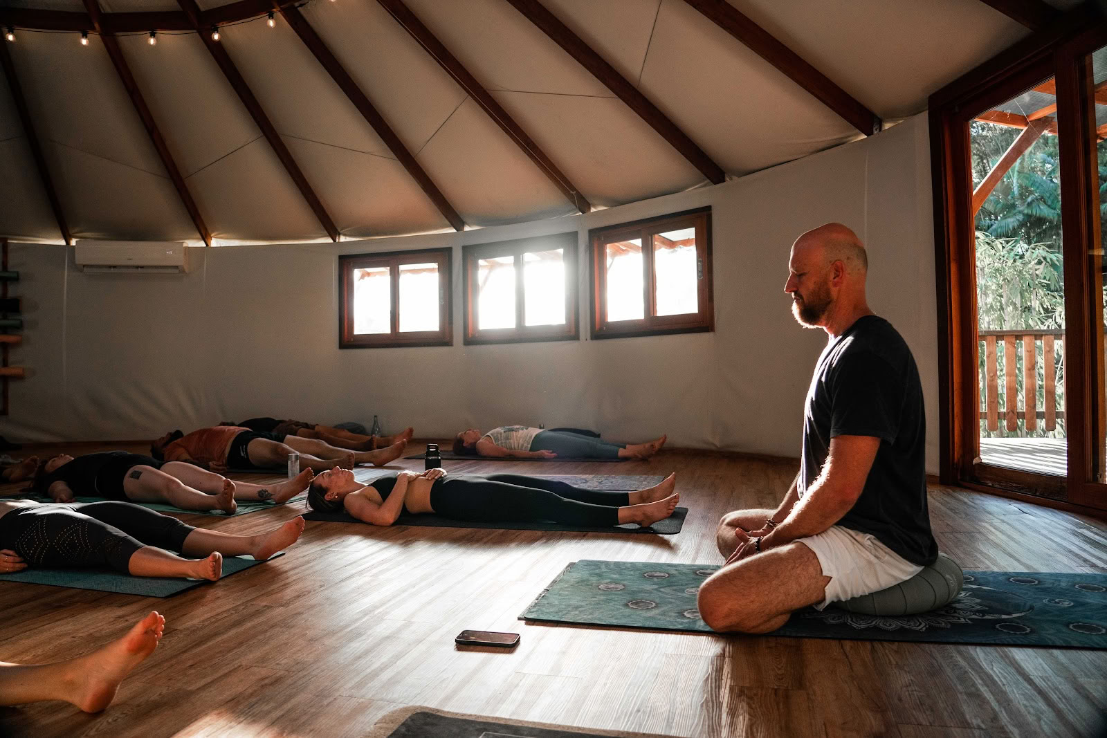 Geoff Rupp - Trouvez votre calme - Méditation védique - Astrologie védique - Breathwork himalayen - Coaching Ascending Minds