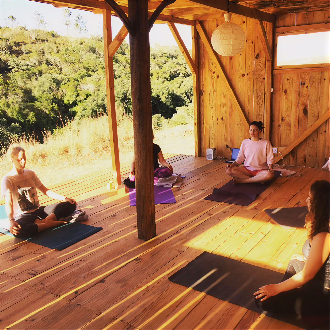 Océan et yoga, travail corporel holistique et thérapie somatique, retraites transformatrices, Portugal, Aljezur, Algarve