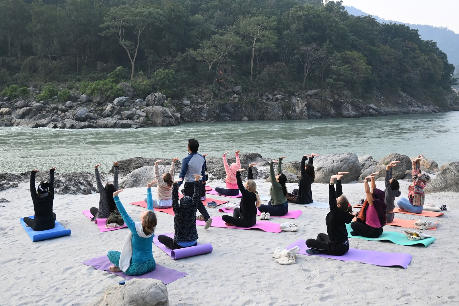 Jiva Yoga Academy - formation de professeur de yoga de 200 heures et 300 heures à Rishikesh, en Inde