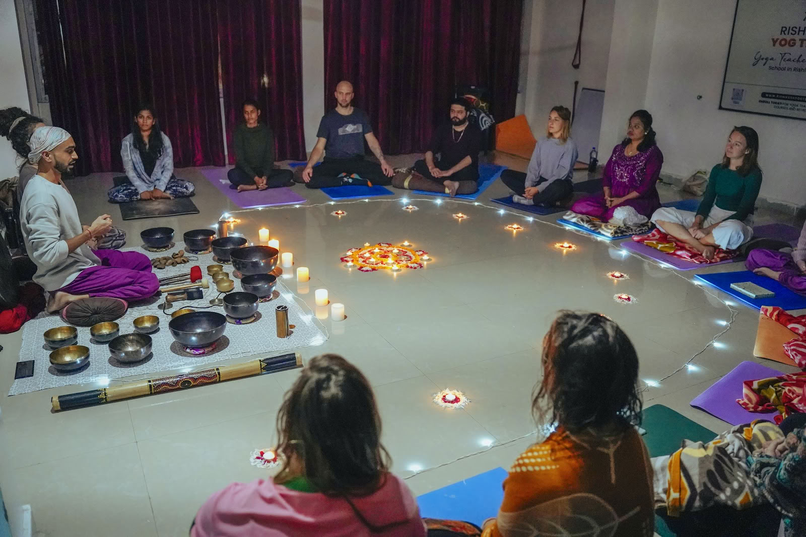Kaivalyam Yoga School - Formation de professeurs de yoga à Rishikesh