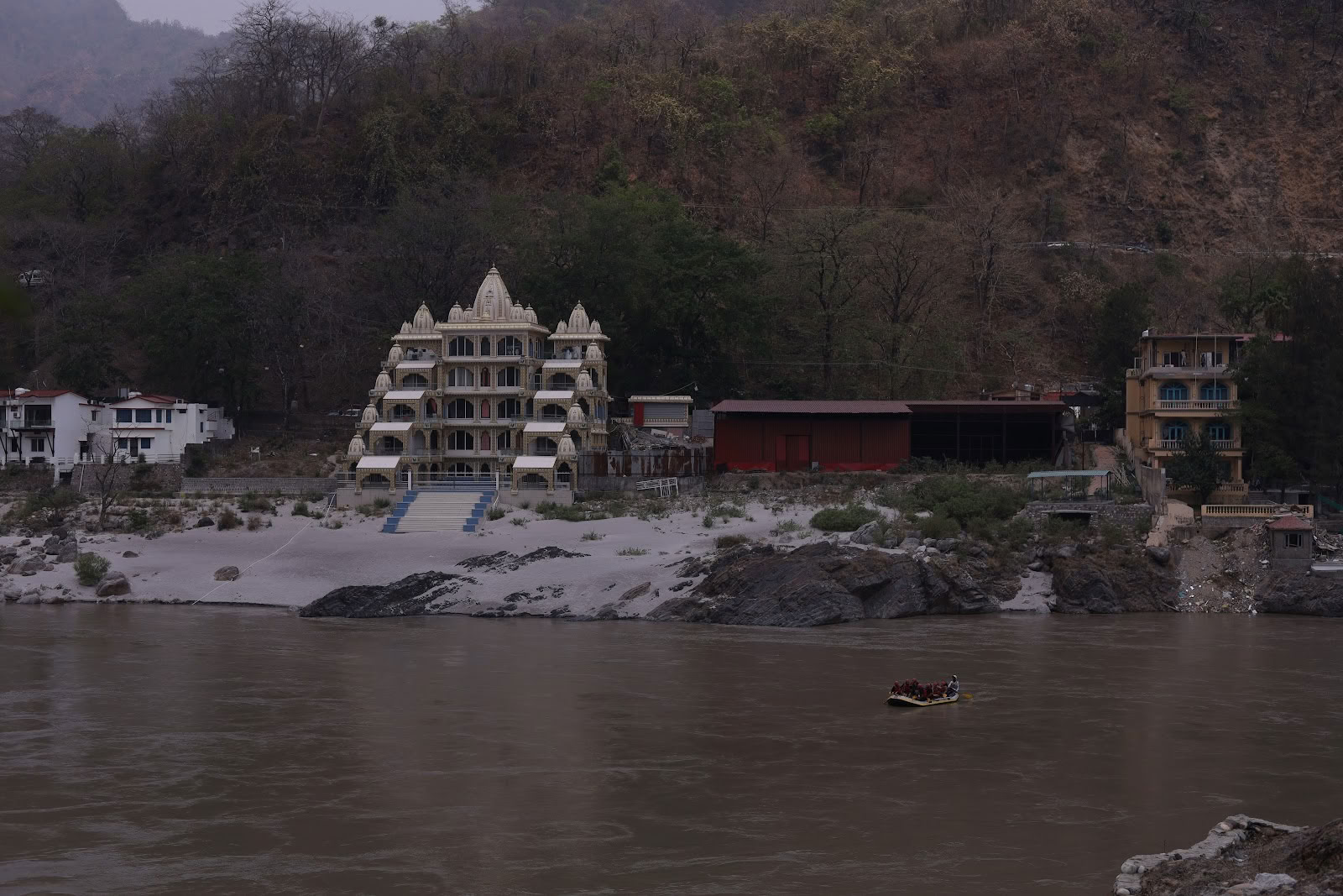 Un institut de yogi himalayen à Rishikesh