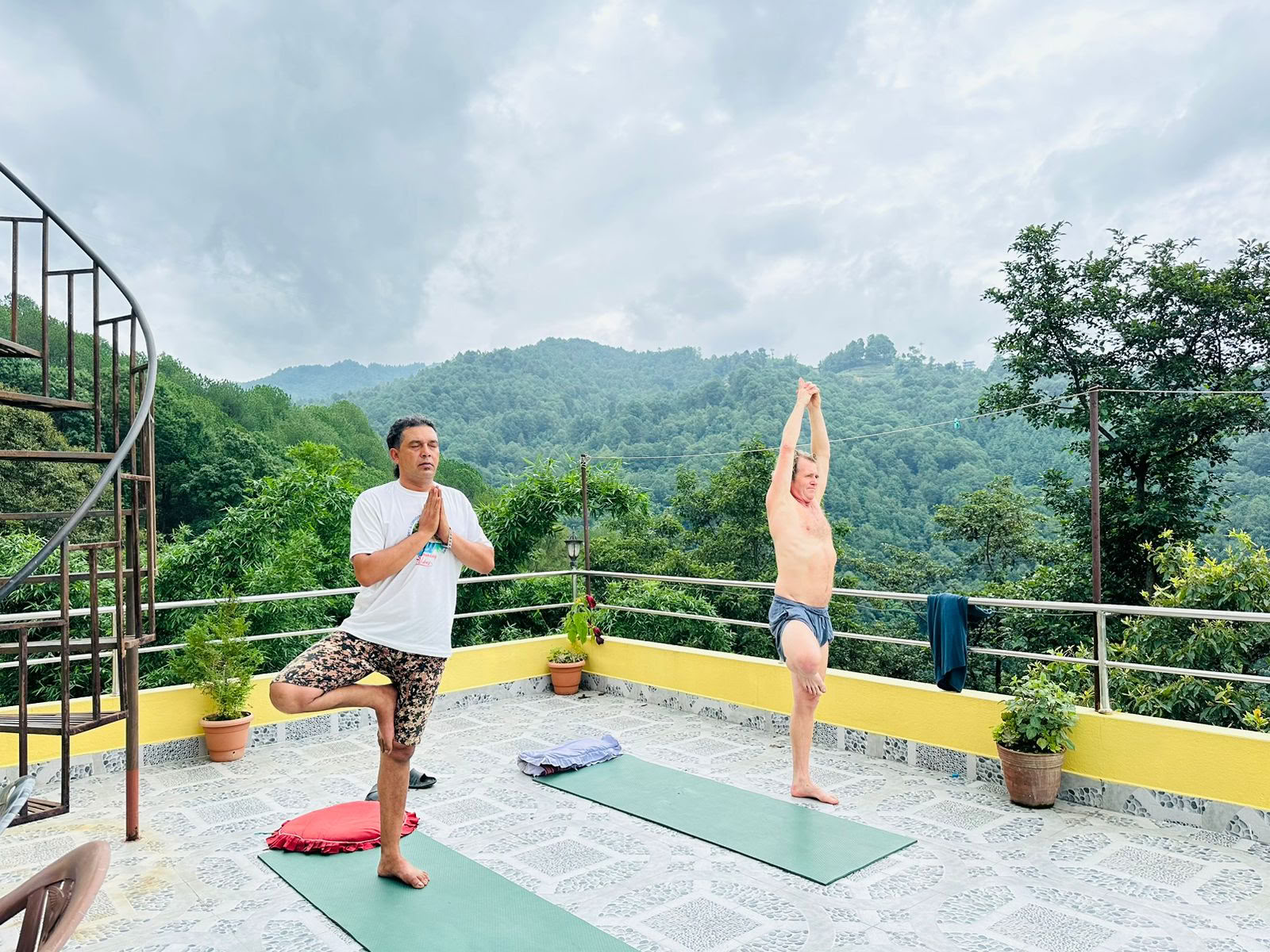 Retraite de yoga Mokshya au Népal