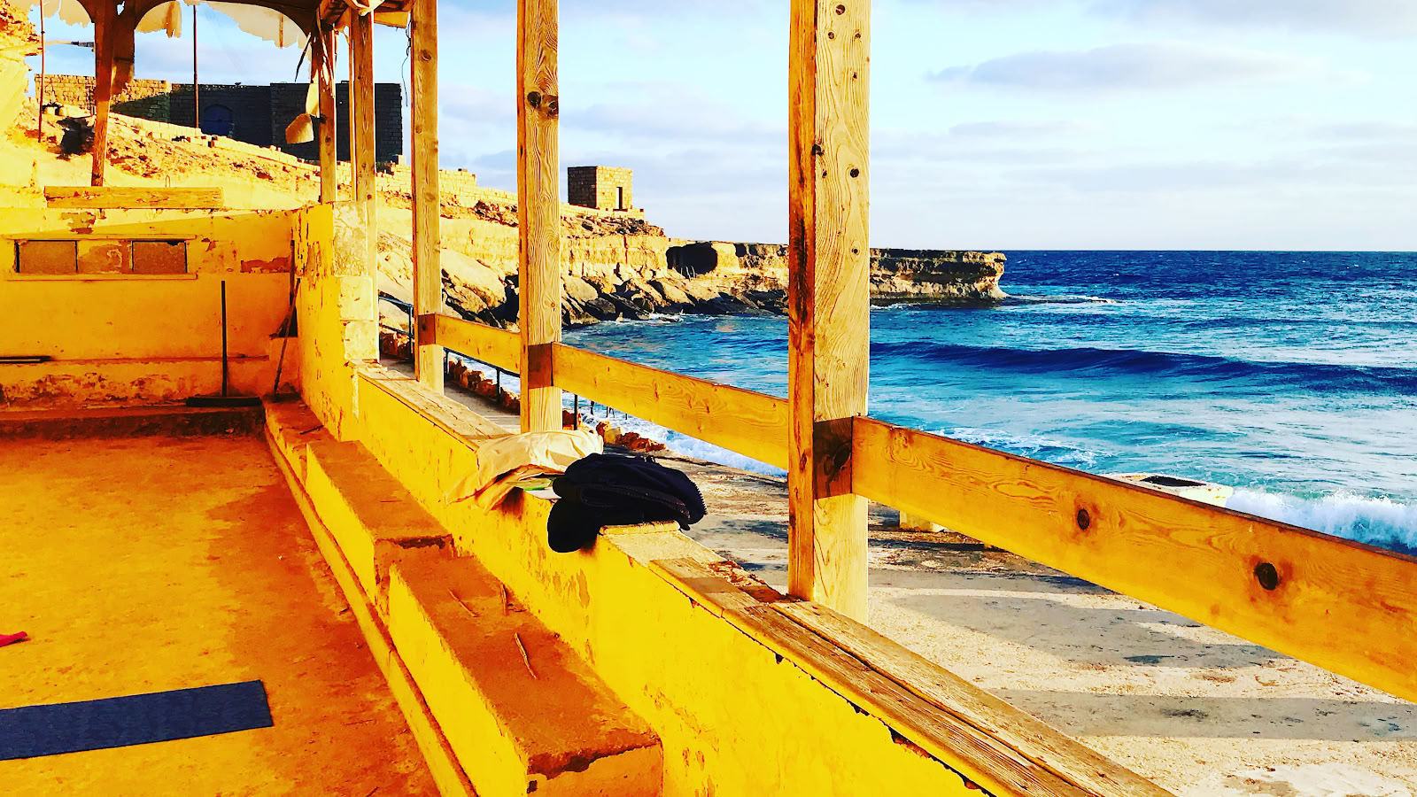 Yoga Yellow Rock Gozo