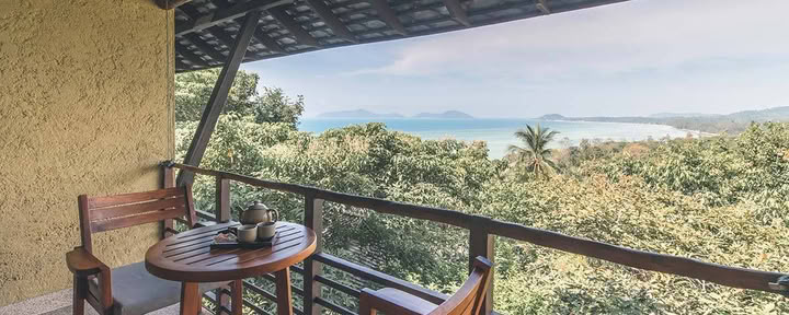 Chambre avec vue sur la mer sur la colline
