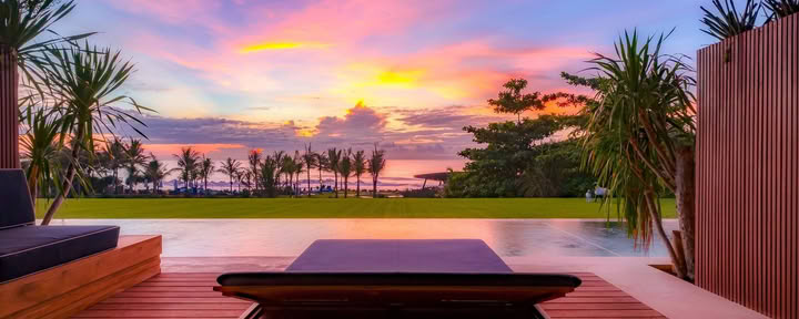 Suite avec piscine en bord de mer