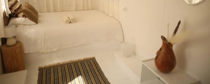 Camping-car avec salle de bain partagée