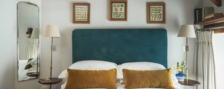 Chambre double partagée avec salle de bain attenante